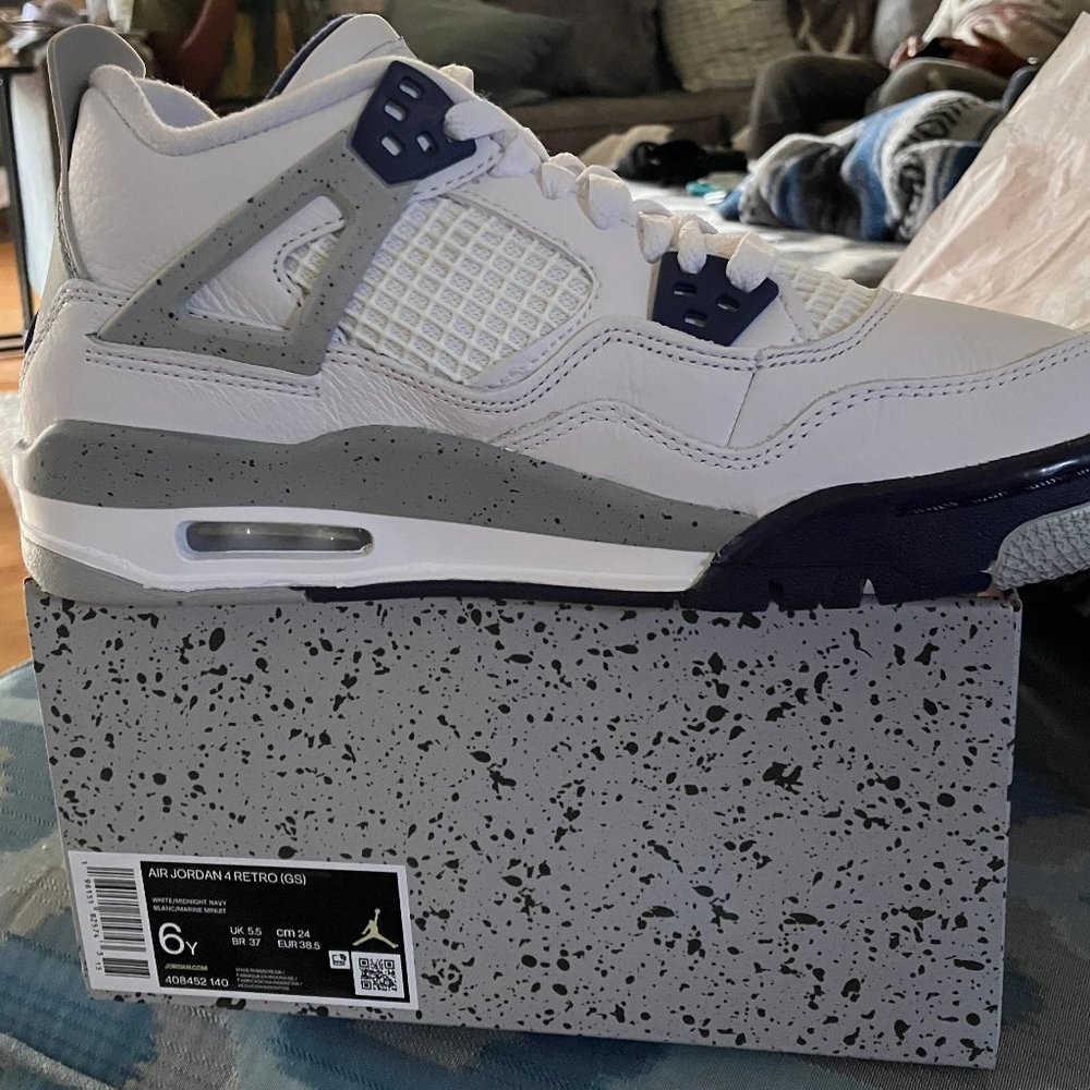 Air Jordan 4 Retro "Midnight Navy" 7.5 (W)/6 (M)